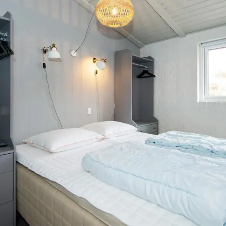 5 Person In Henne Henne Strand