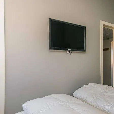 5 Person In Henne-by Traum * Henne Strand