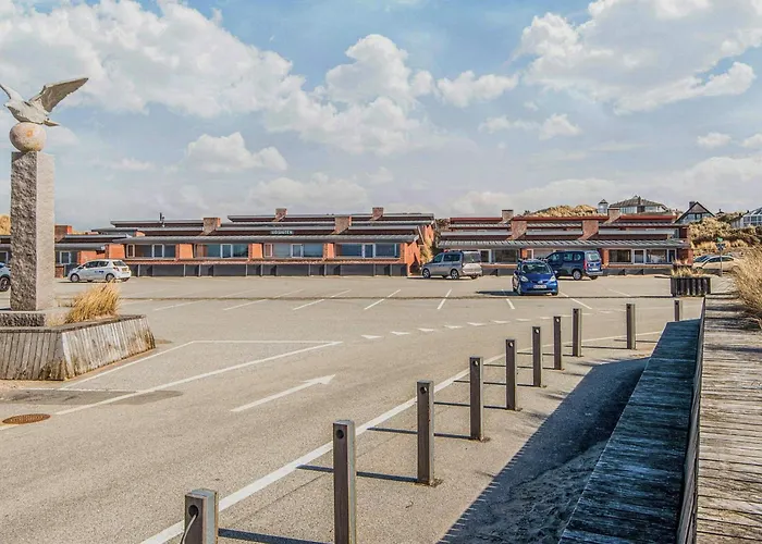 5 Person In Henne-by Traum